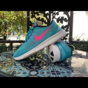 Size 6.5 Nike running shoes